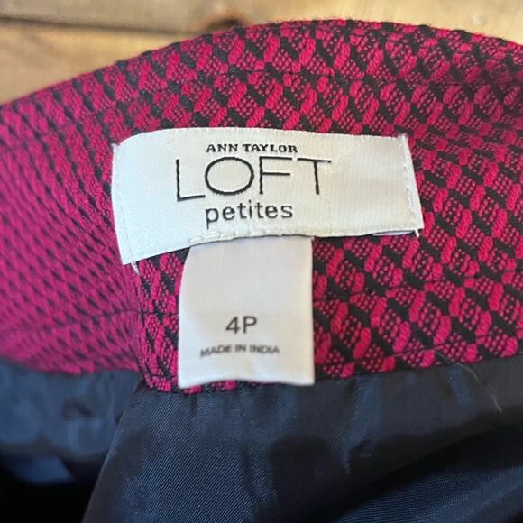 Loft Fuchsia And Black Skirt‎ Size 4P - Picture 6 of 7